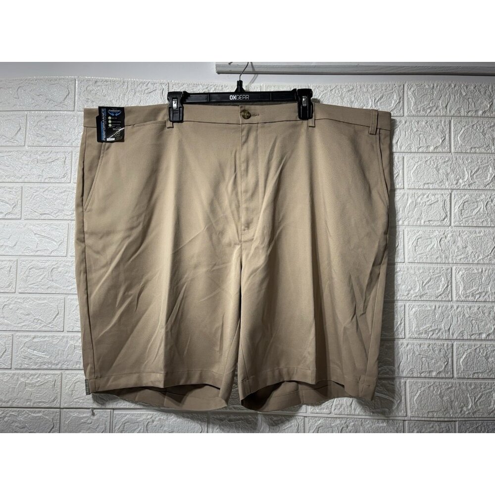 NWT- Roundtree & Yorke Men's Performance Core Comfort Shorts Beige Men's Size 50